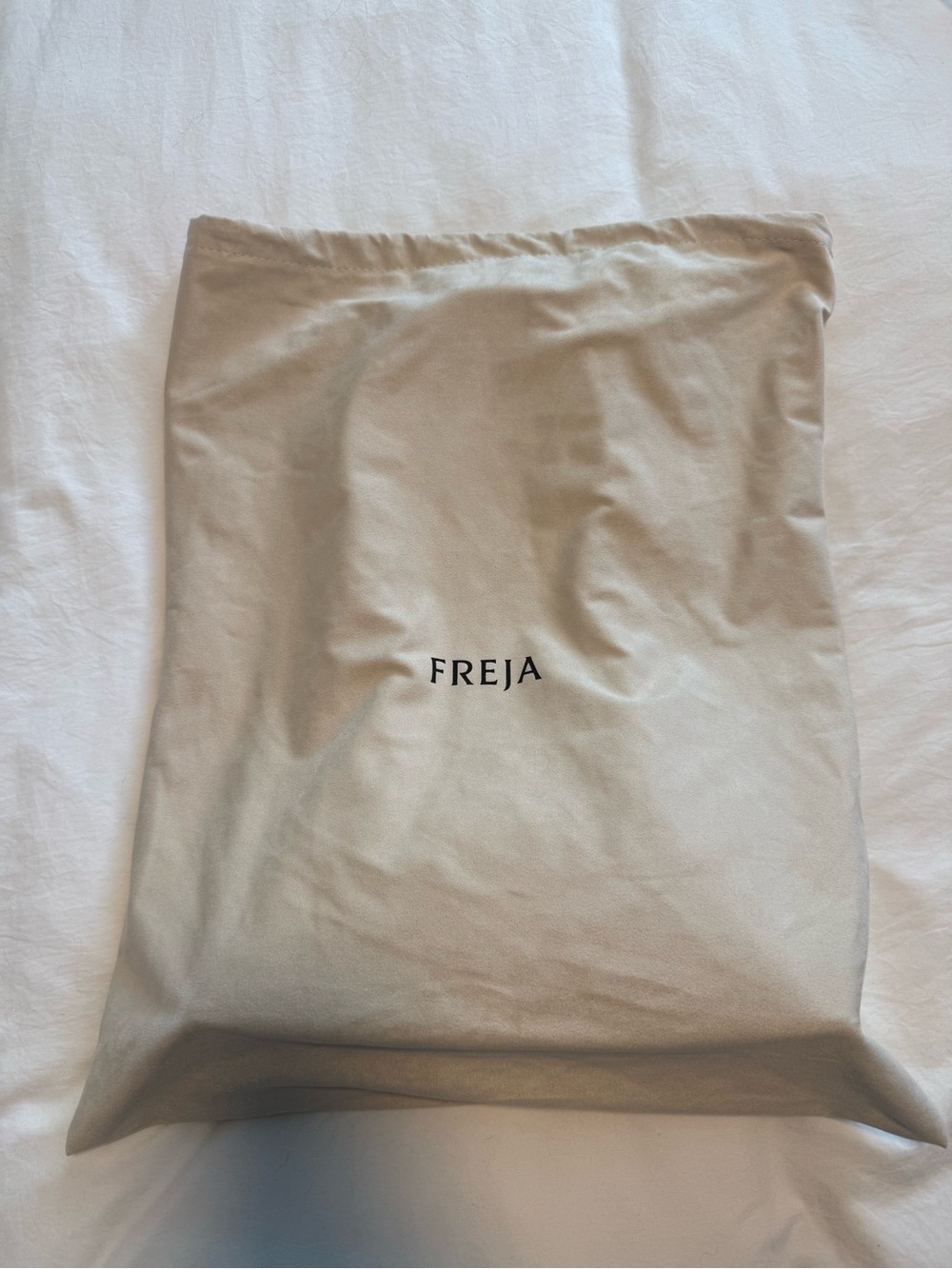 FREJA Black Leather Shoulder Bag - Picture 3 of 4